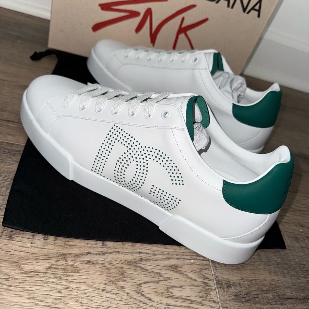 $745 Men’s Dolce & Gabbana Portofino Perforated Logo Sneakers - Wht/Green